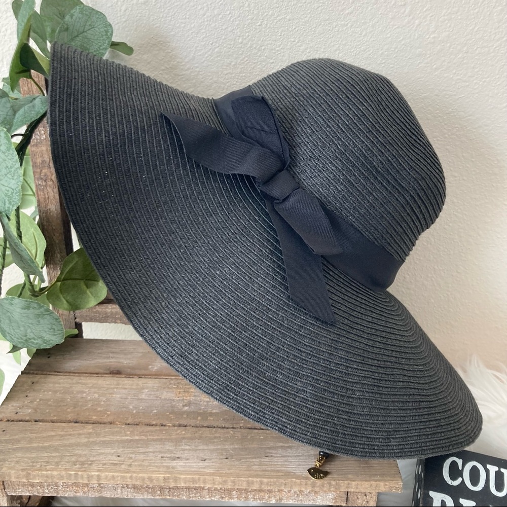 WIDE BRIM FLOPPY HAT